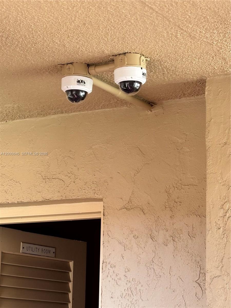 POLYNESIAN GARDENS CONDOM - Residential Lease