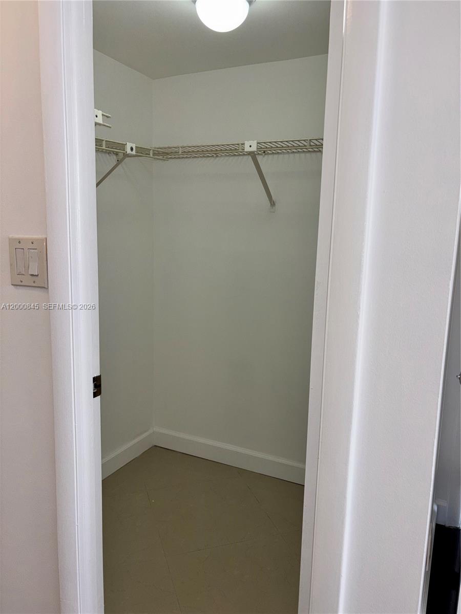 POLYNESIAN GARDENS CONDOM - Residential Lease