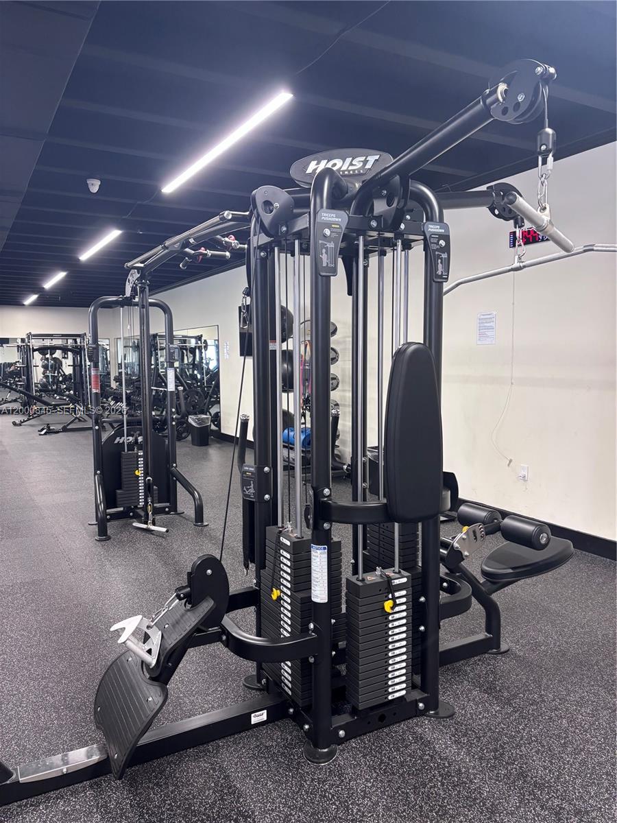 POLYNESIAN GARDENS CONDOM - Residential Lease