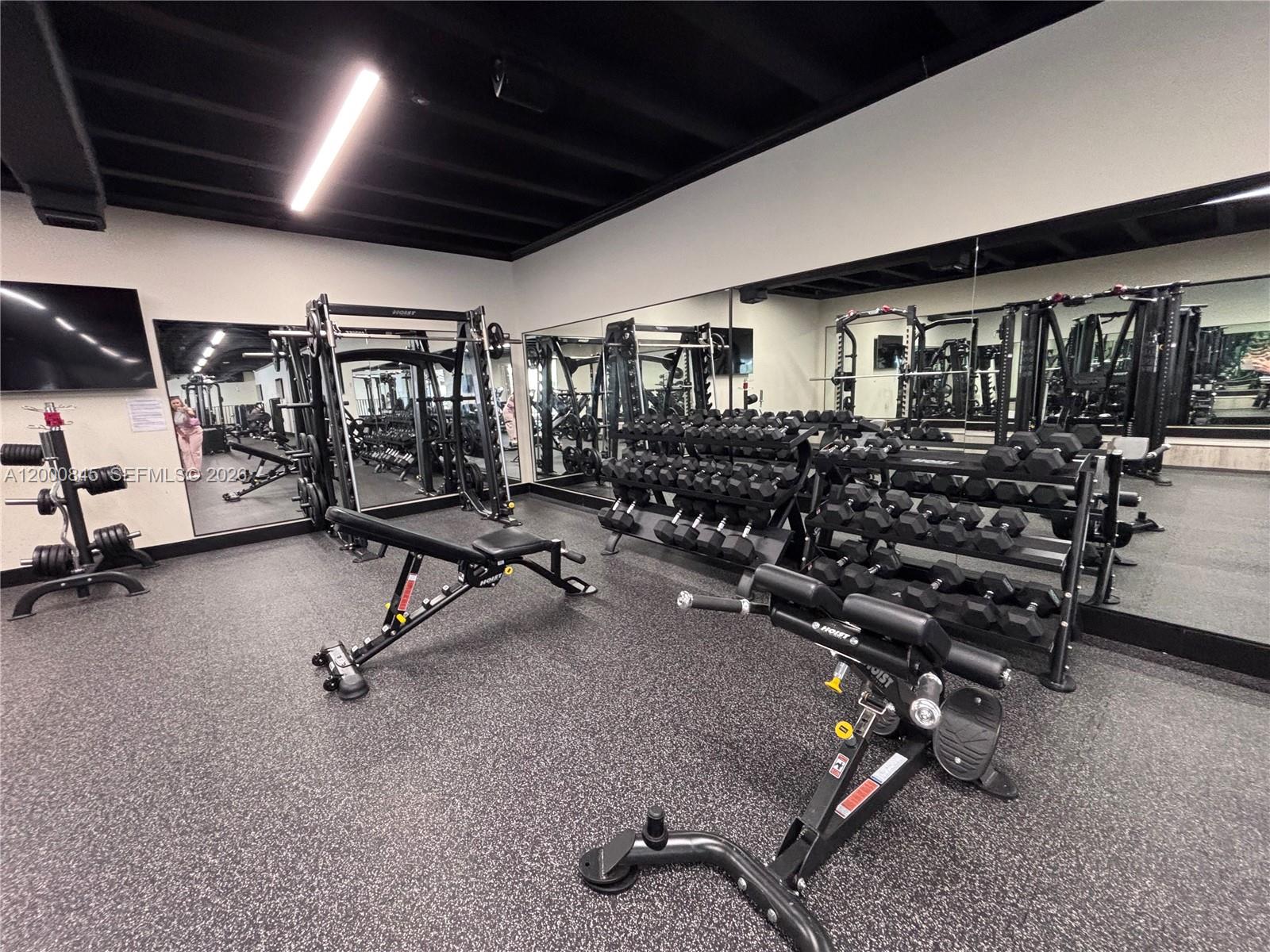 POLYNESIAN GARDENS CONDOM - Residential Lease