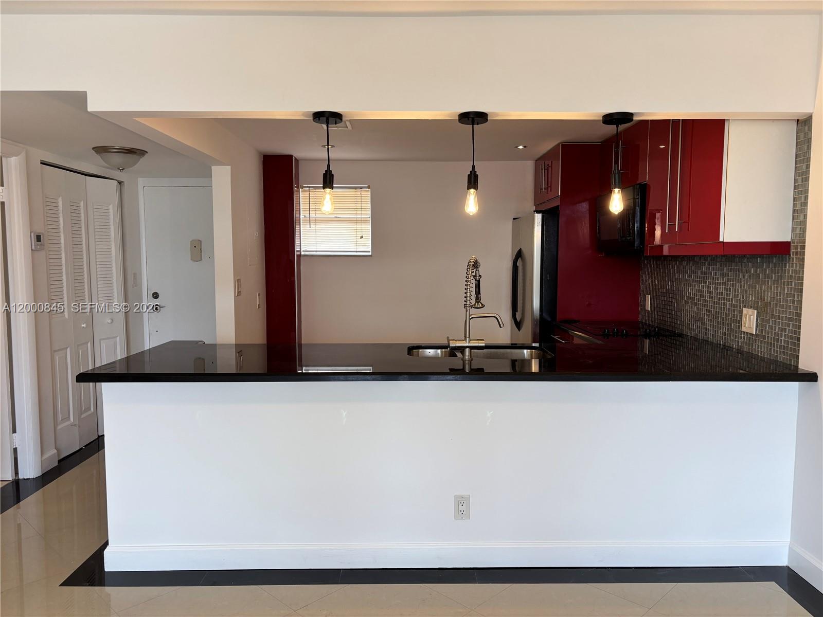 POLYNESIAN GARDENS CONDOM - Residential Lease