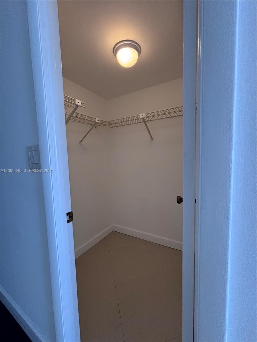 POLYNESIAN GARDENS CONDOM - Residential Lease