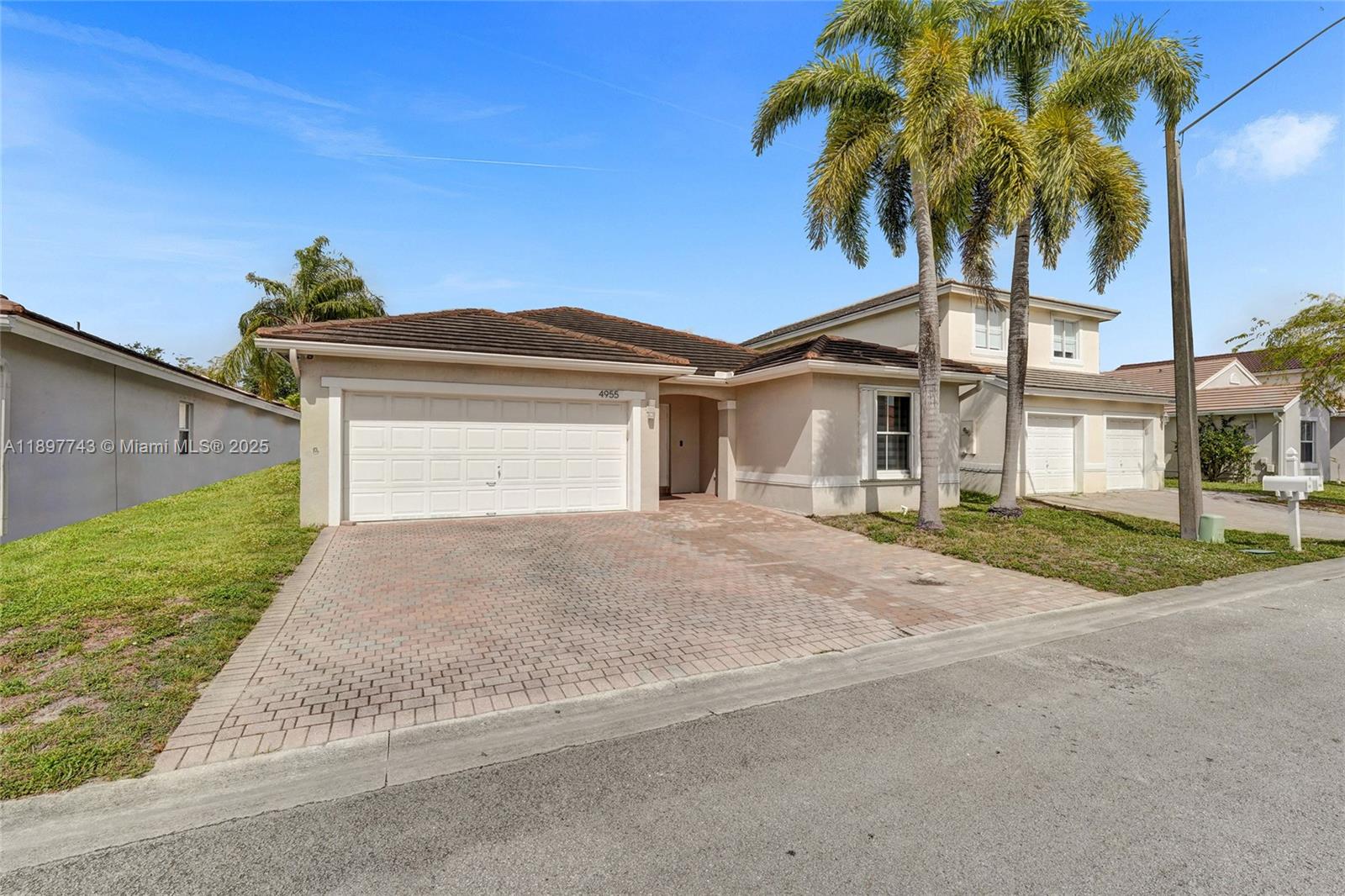 BANYAN OAKRIDGE PLAT - Residential