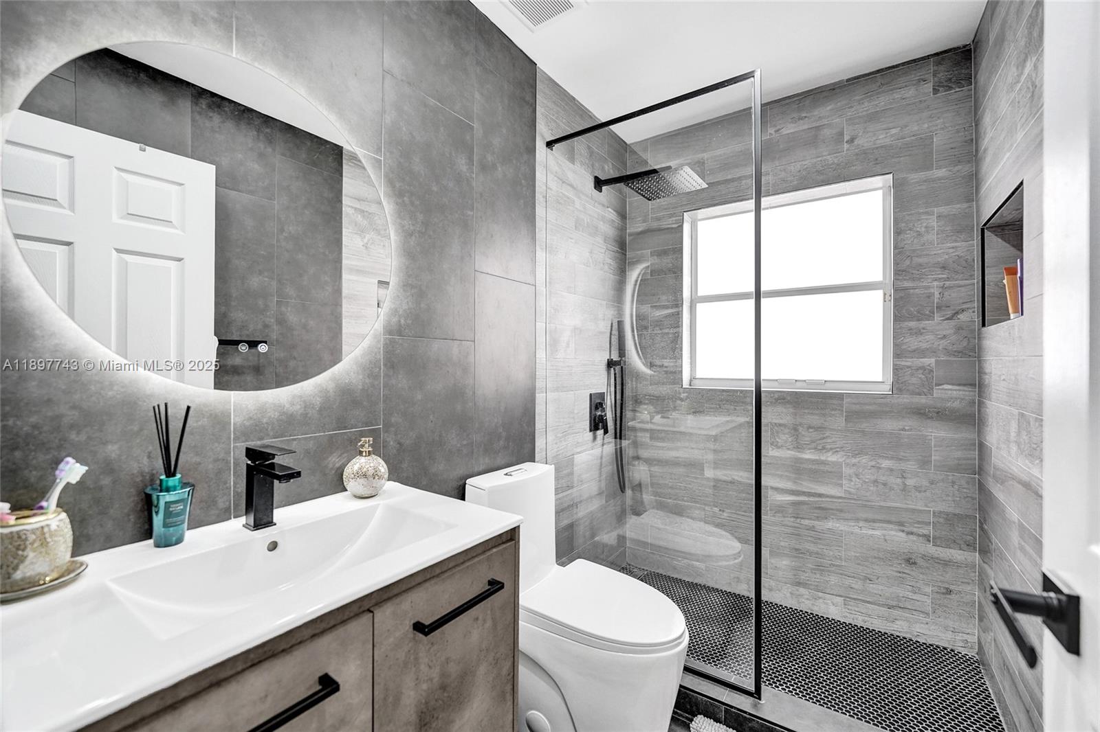 BANYAN OAKRIDGE PLAT - Residential