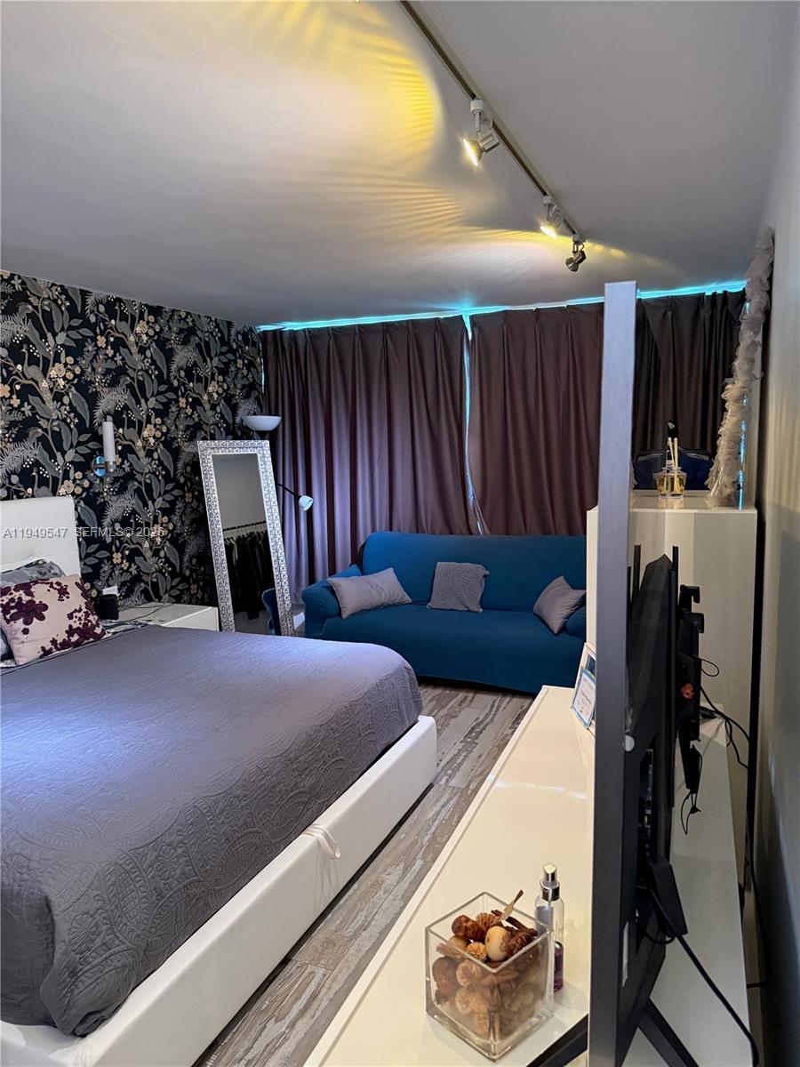 ROYAL EMBASSY CONDO - Residential