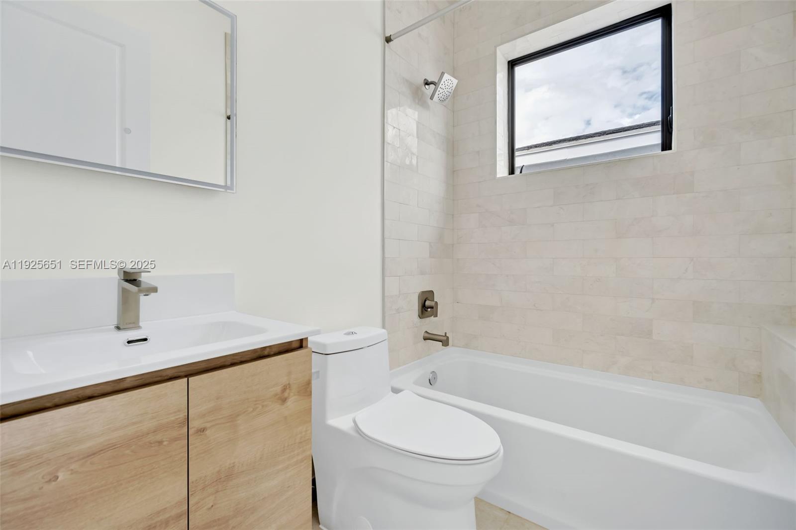 COLLIER GROVES - Residential