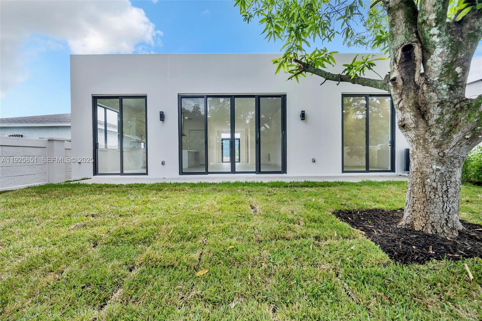 COLLIER GROVES - Residential