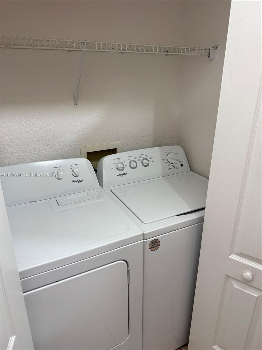 VALENCIA CONDO - Residential