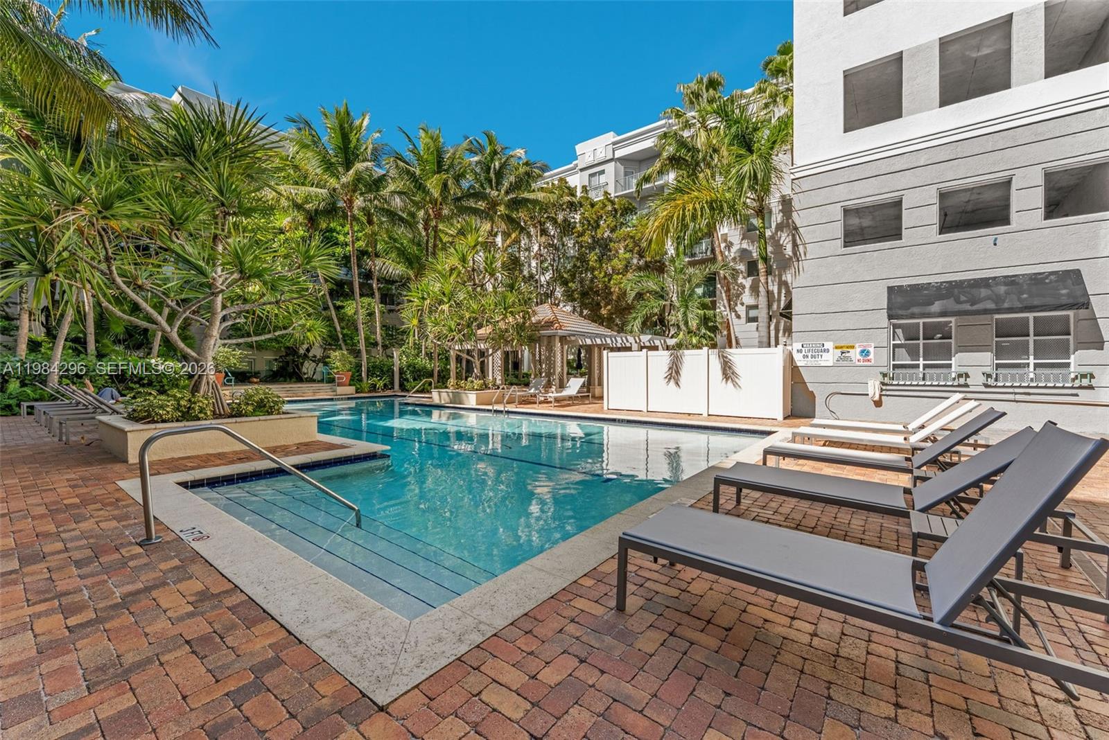 VALENCIA CONDO - Residential