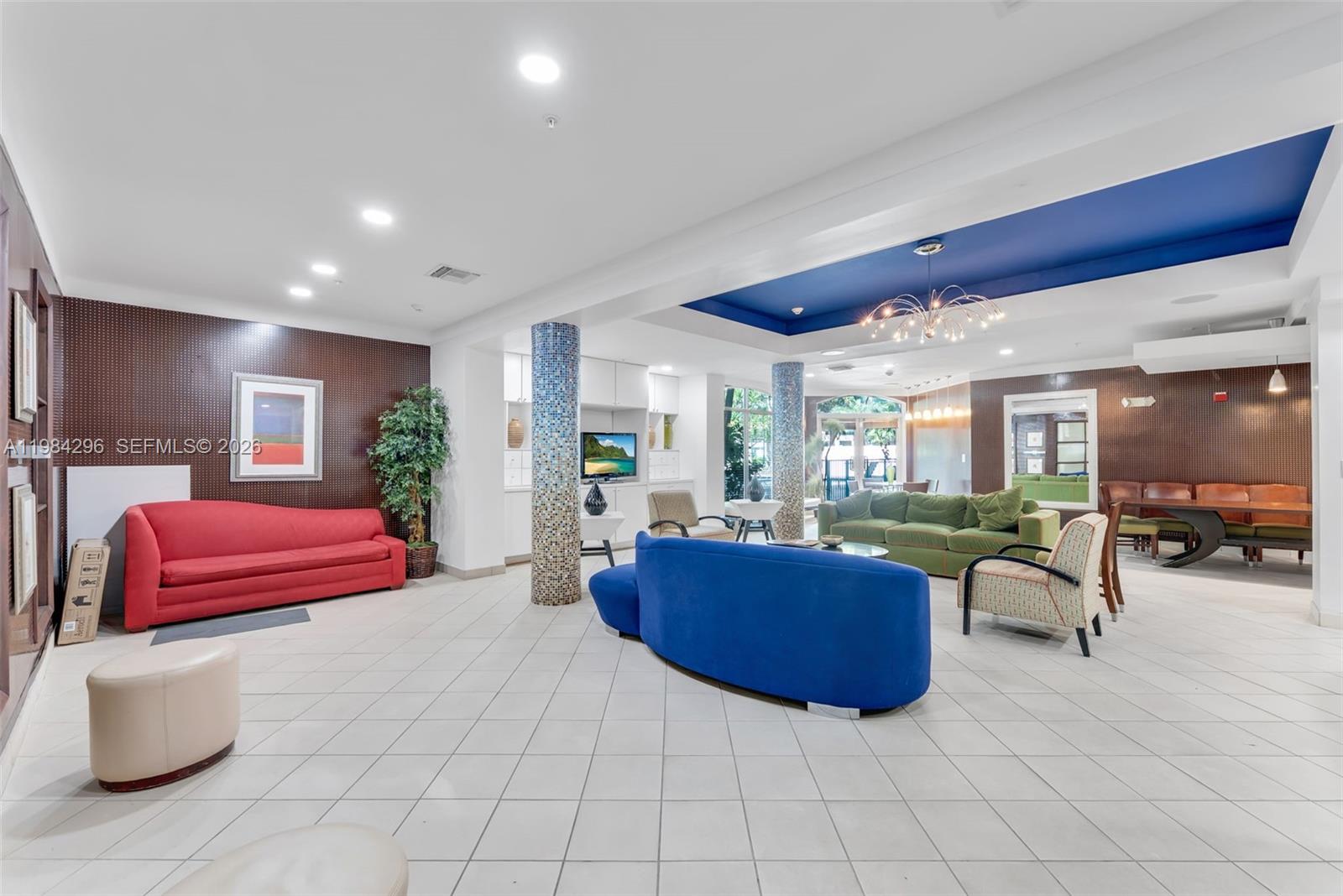 VALENCIA CONDO - Residential