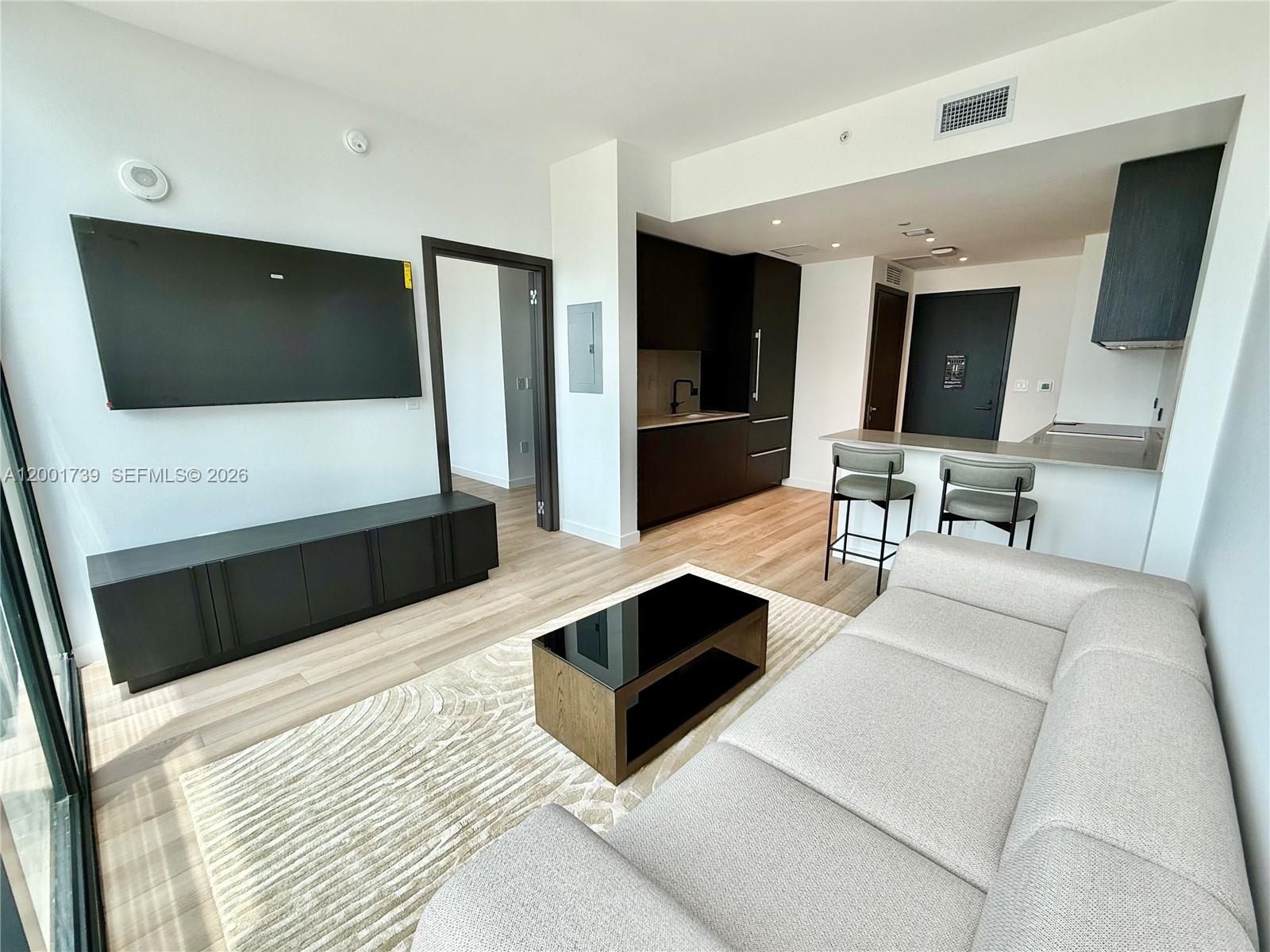 20 NE 11th St 2809