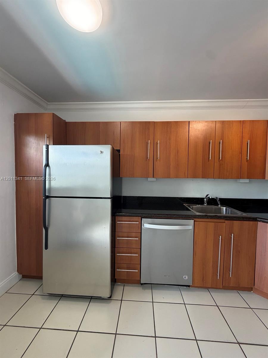 820 Salzedo St 202