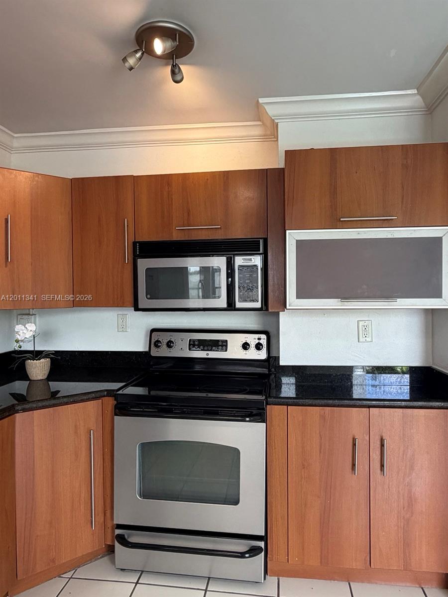 820 Salzedo St 202