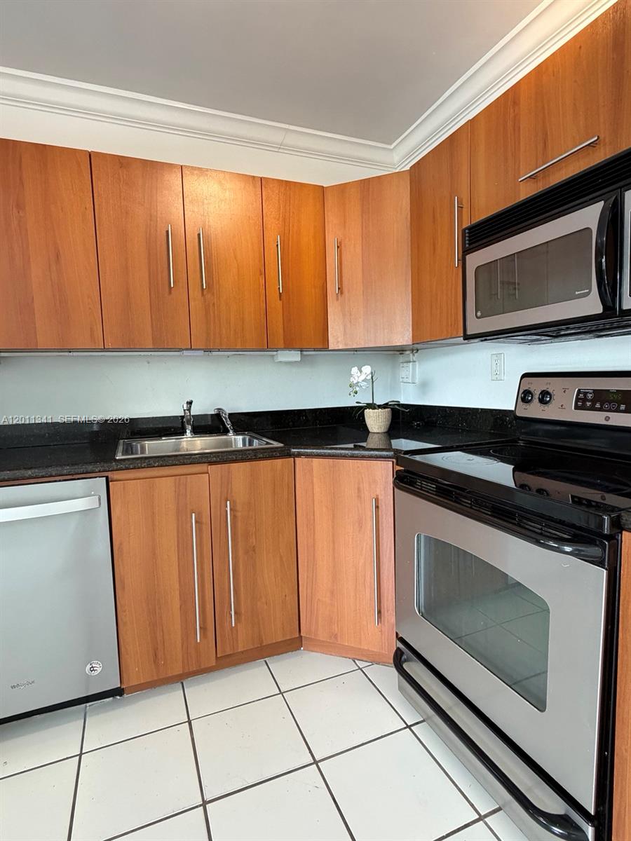 820 Salzedo St 202
