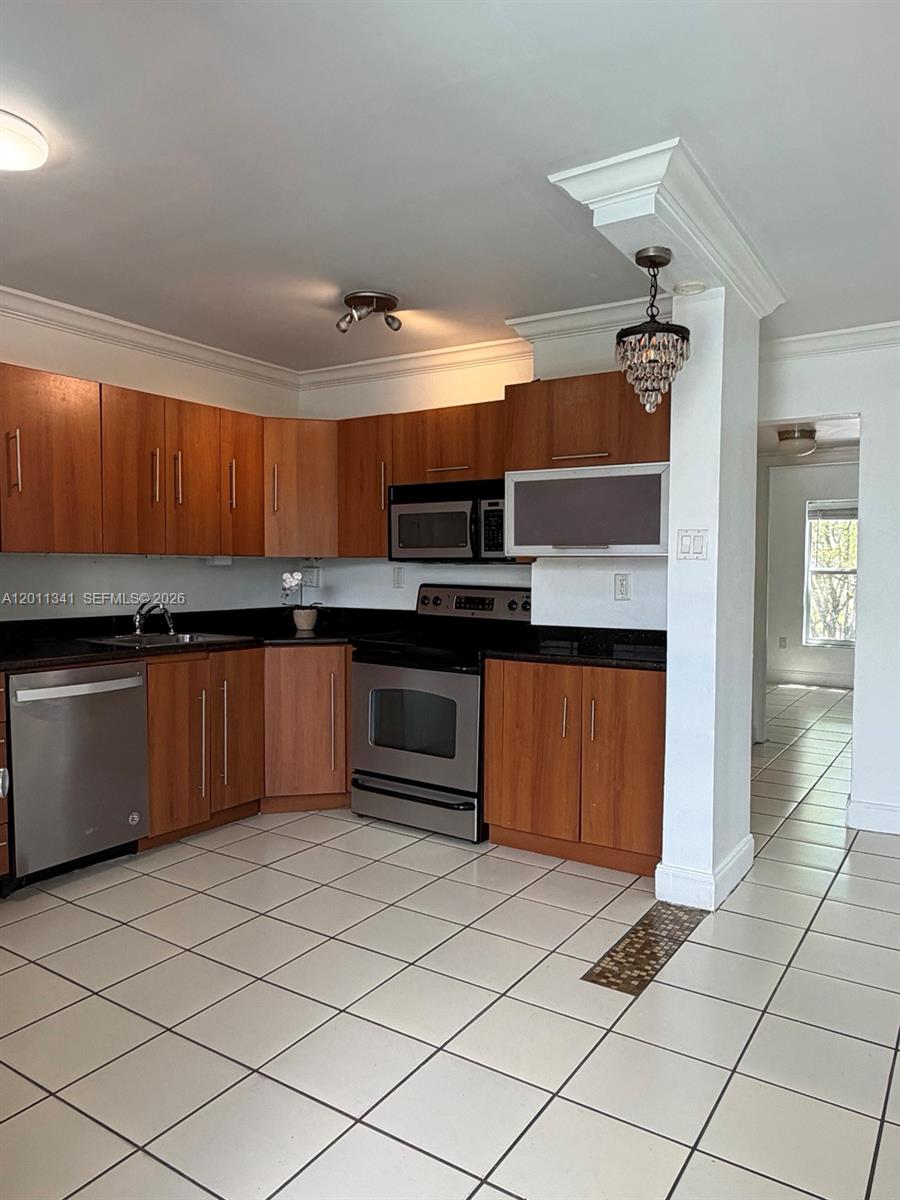 820 Salzedo St 202
