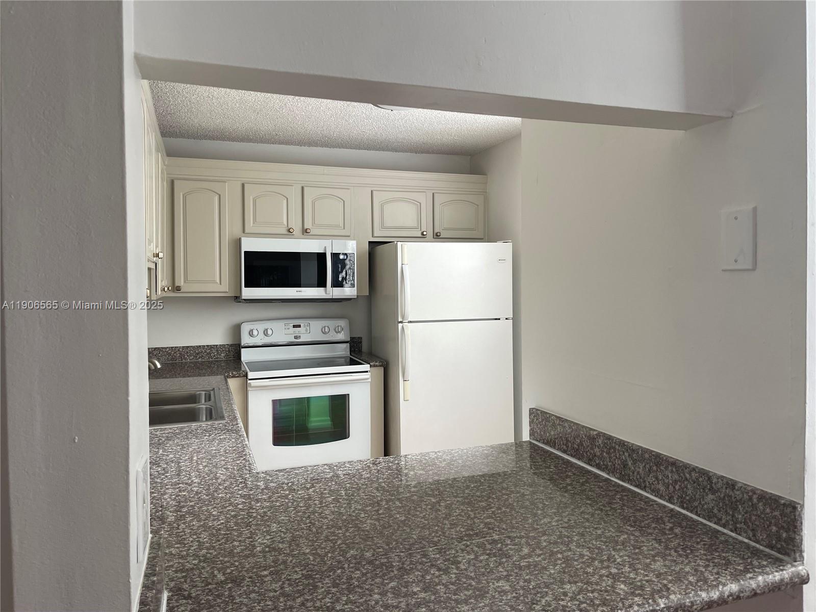 LIVE OAK CONDO EIGHT - Residential Lease