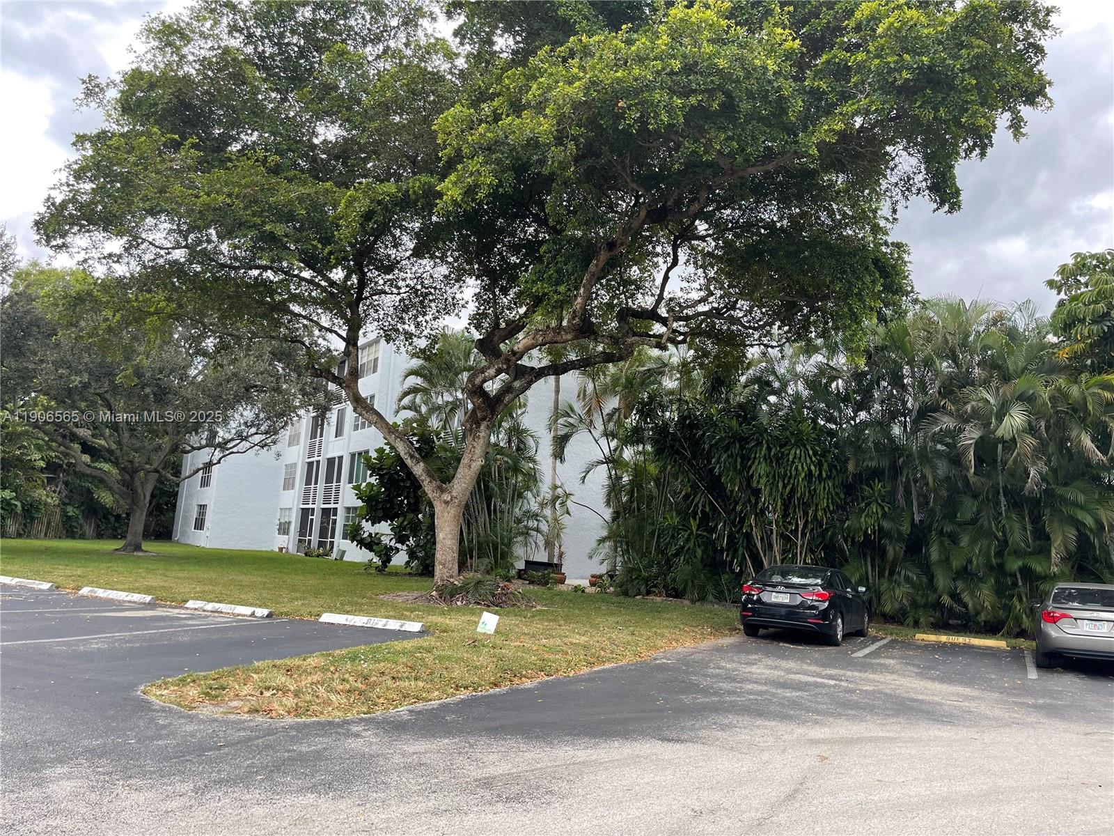 LIVE OAK CONDO EIGHT - Residential Lease