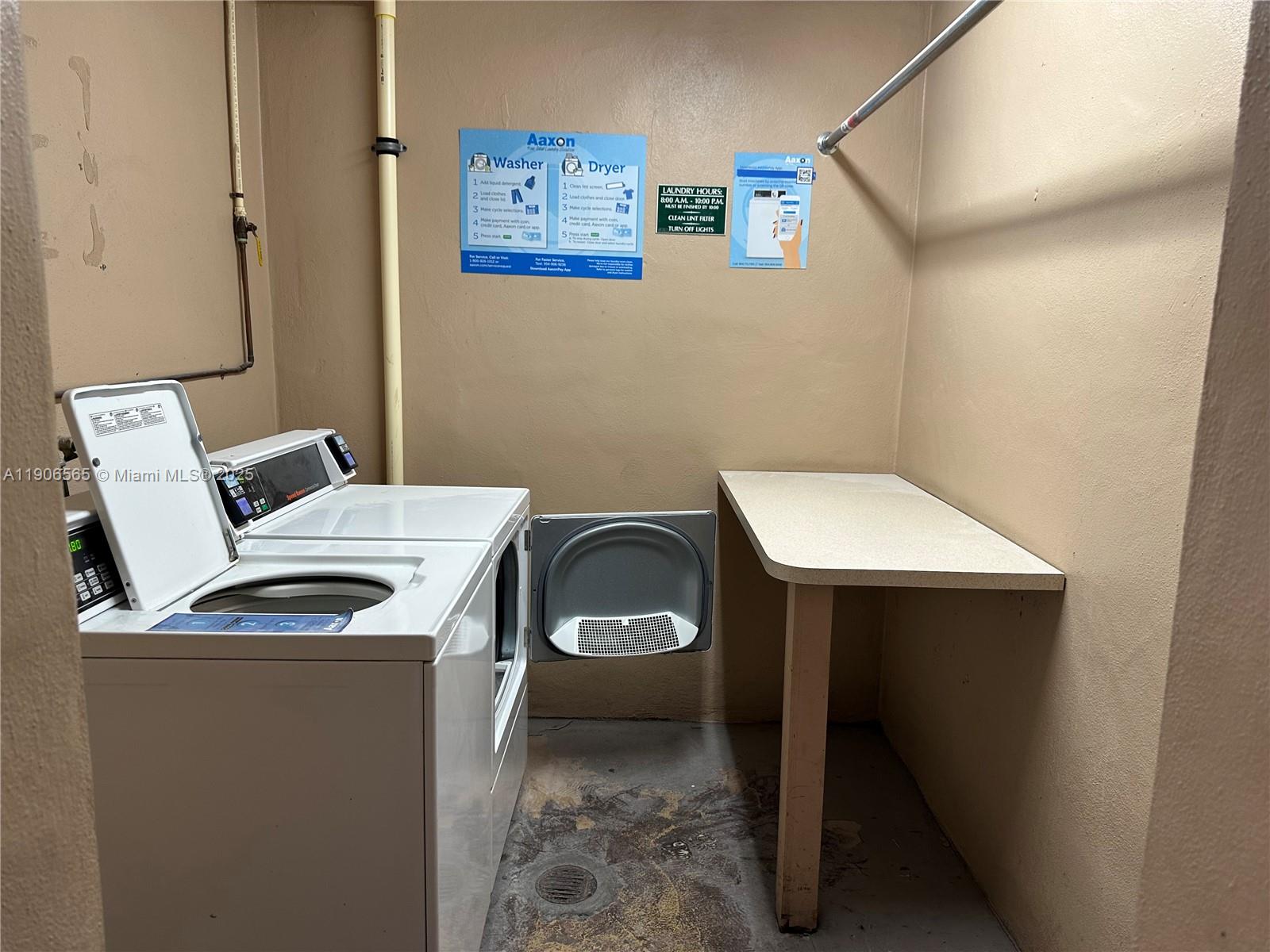 LIVE OAK CONDO EIGHT - Residential Lease