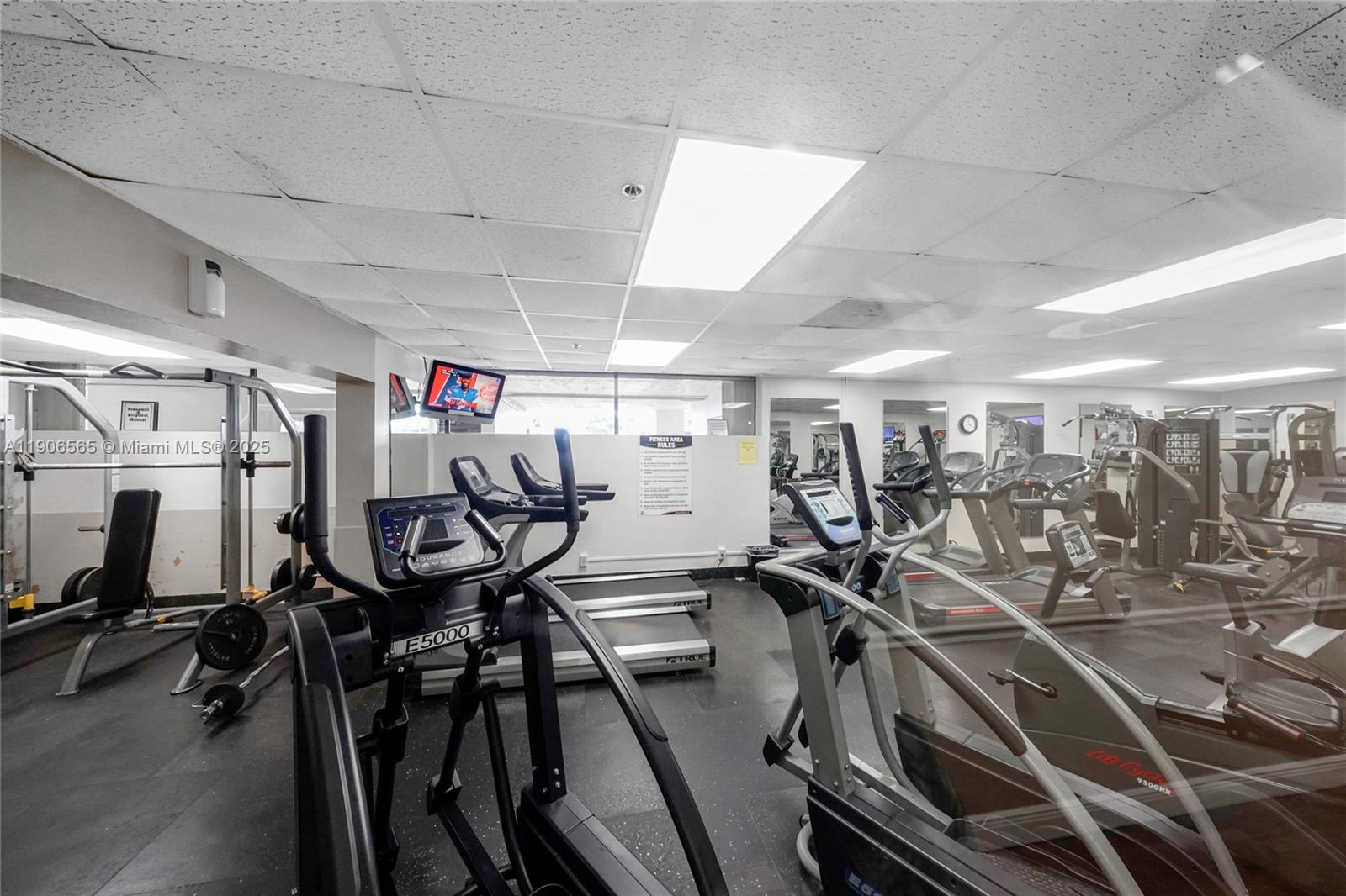 LIVE OAK CONDO EIGHT - Residential Lease