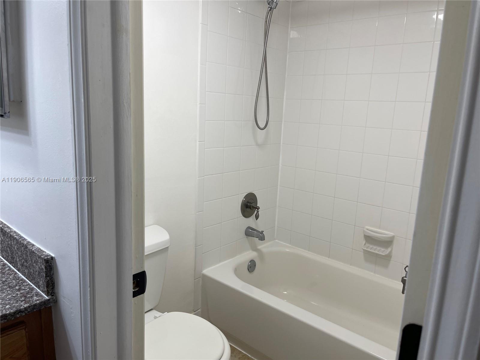 LIVE OAK CONDO EIGHT - Residential Lease