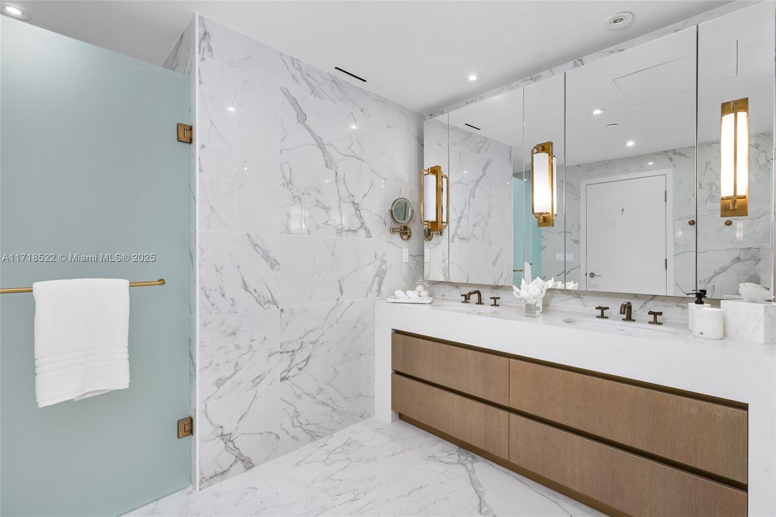 Four Seasons - Residential