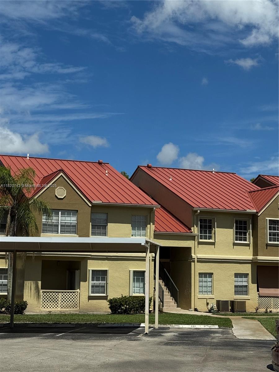 18346 Nw 68th Ave K, Hialeah, Miami-Dade County, Florida - 2 Bedrooms  
1 Bathrooms - 