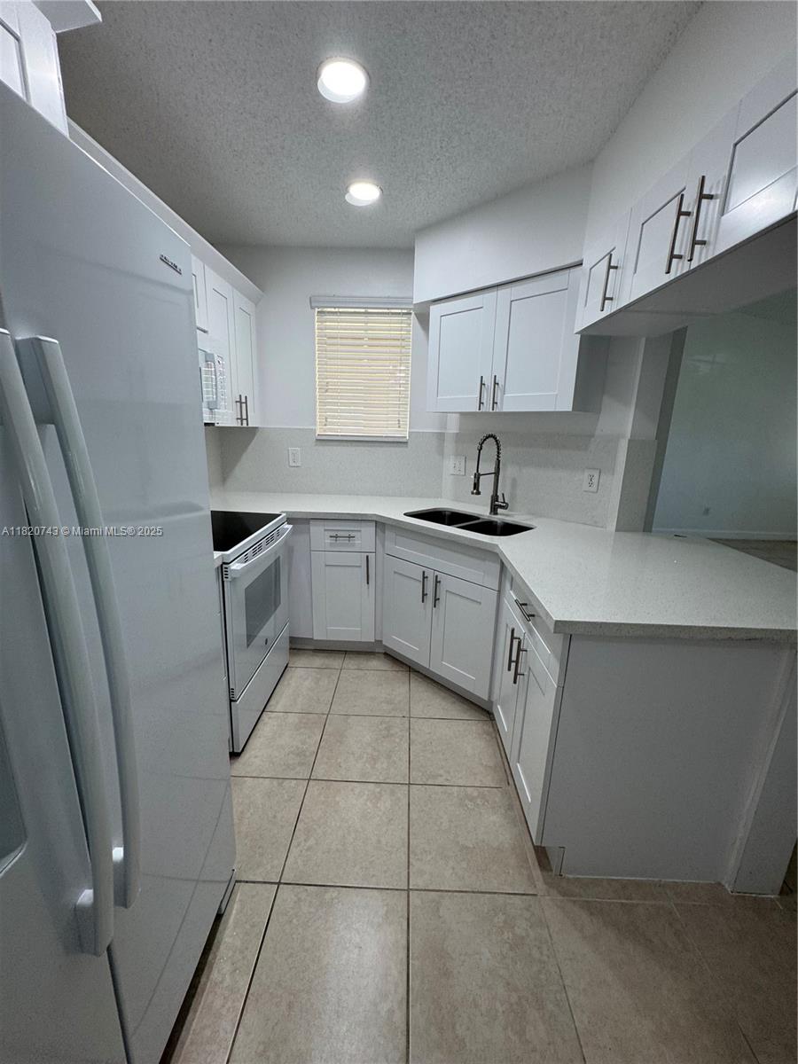 LA HACIENDA COUNTRY CLUB - Residential