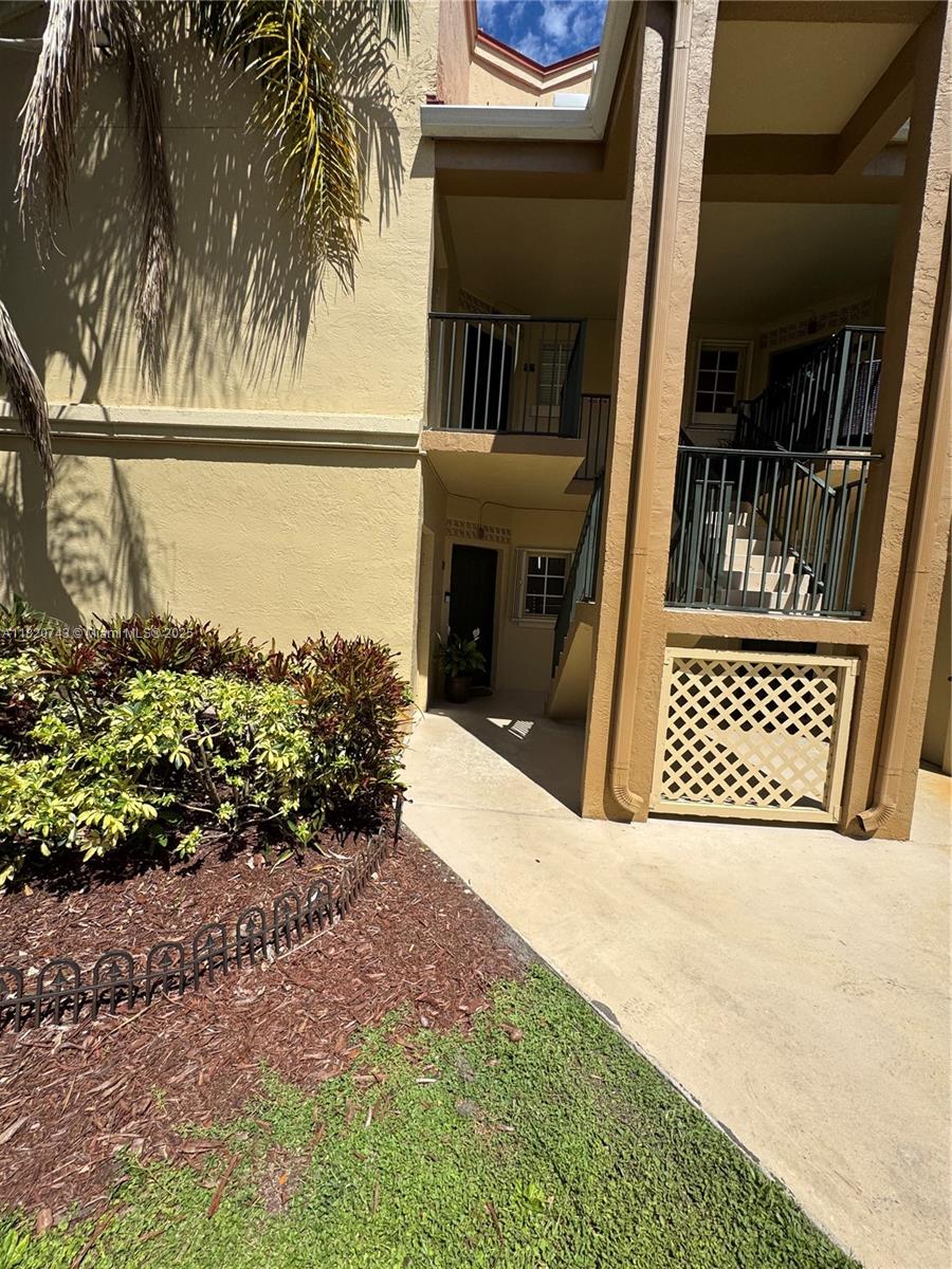 LA HACIENDA COUNTRY CLUB - Residential