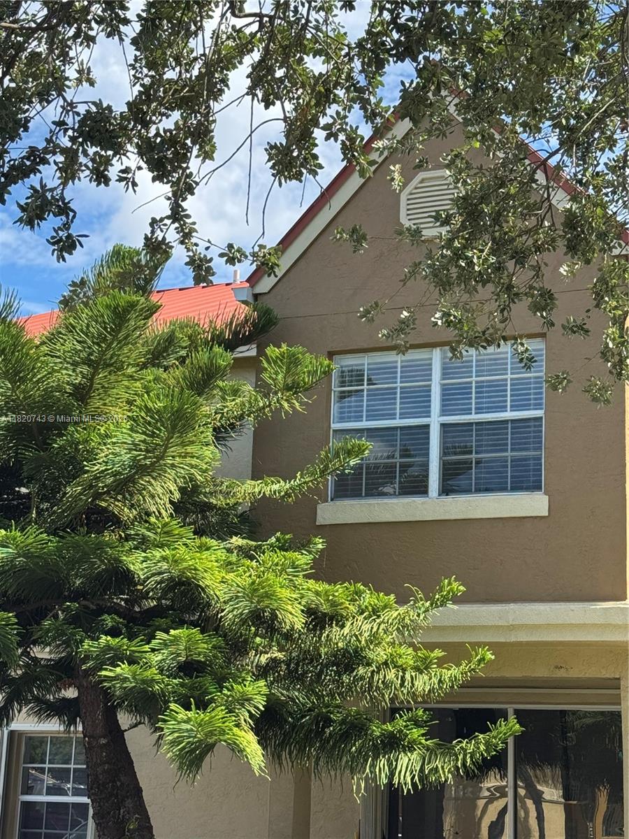 LA HACIENDA COUNTRY CLUB - Residential