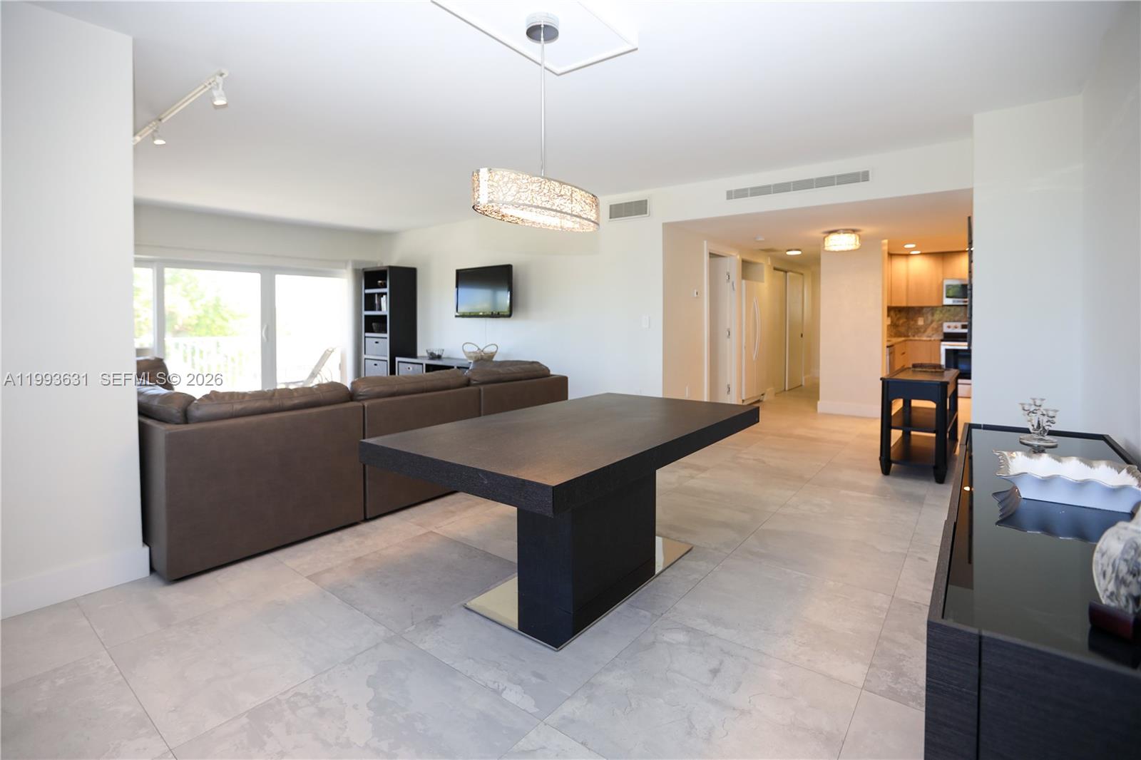 ARLEN HOUSE CONDO - Residential