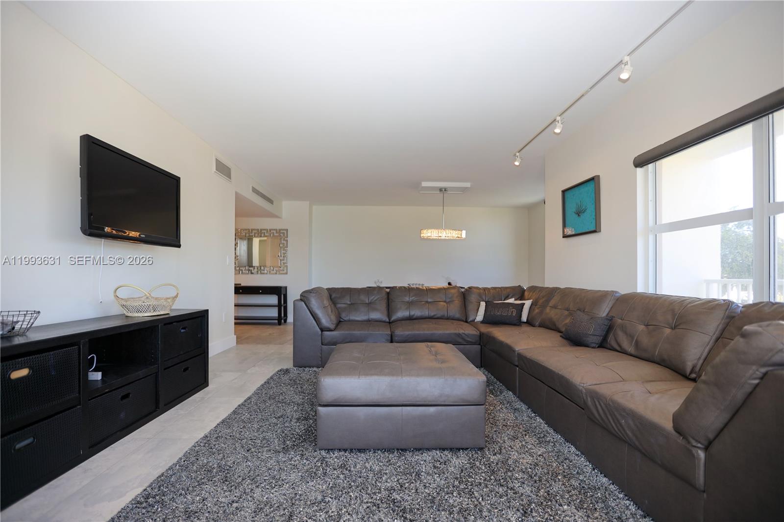 ARLEN HOUSE CONDO - Residential