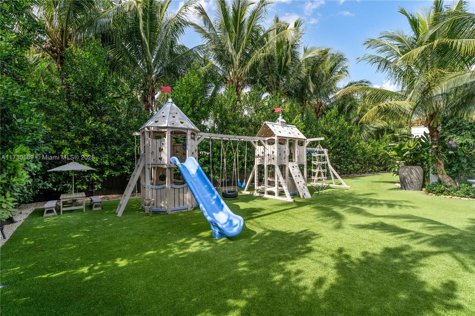 MANGO TERRACE - Residential