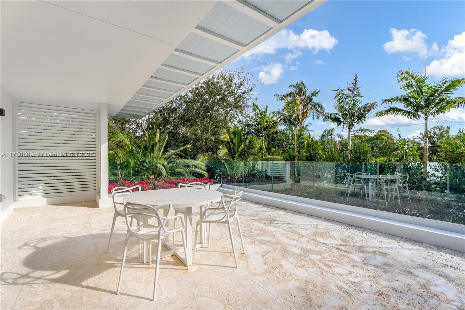 MANGO TERRACE - Residential