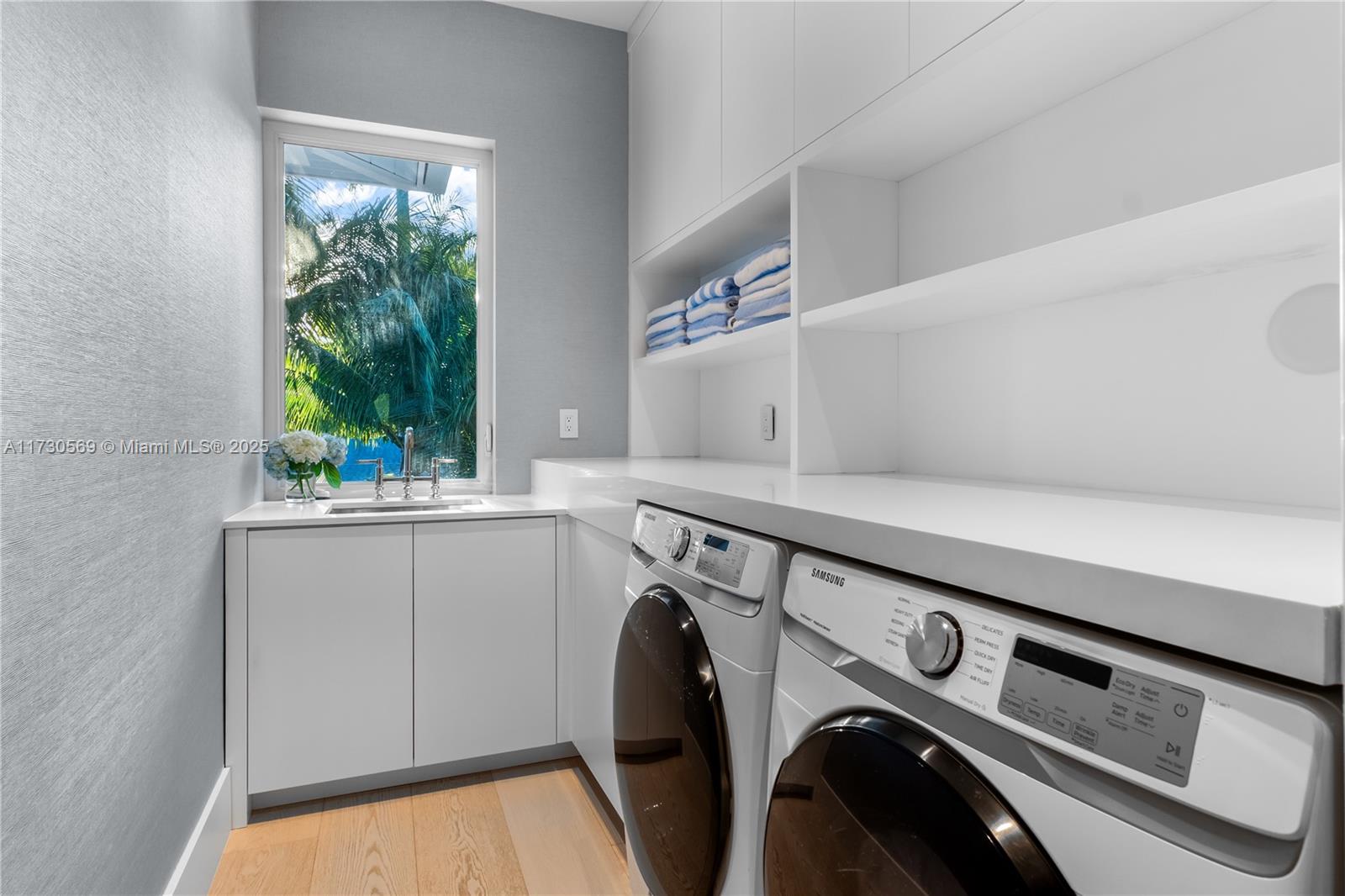 MANGO TERRACE - Residential