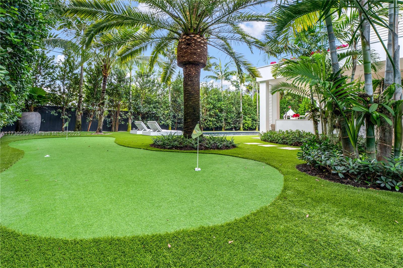 MANGO TERRACE - Residential