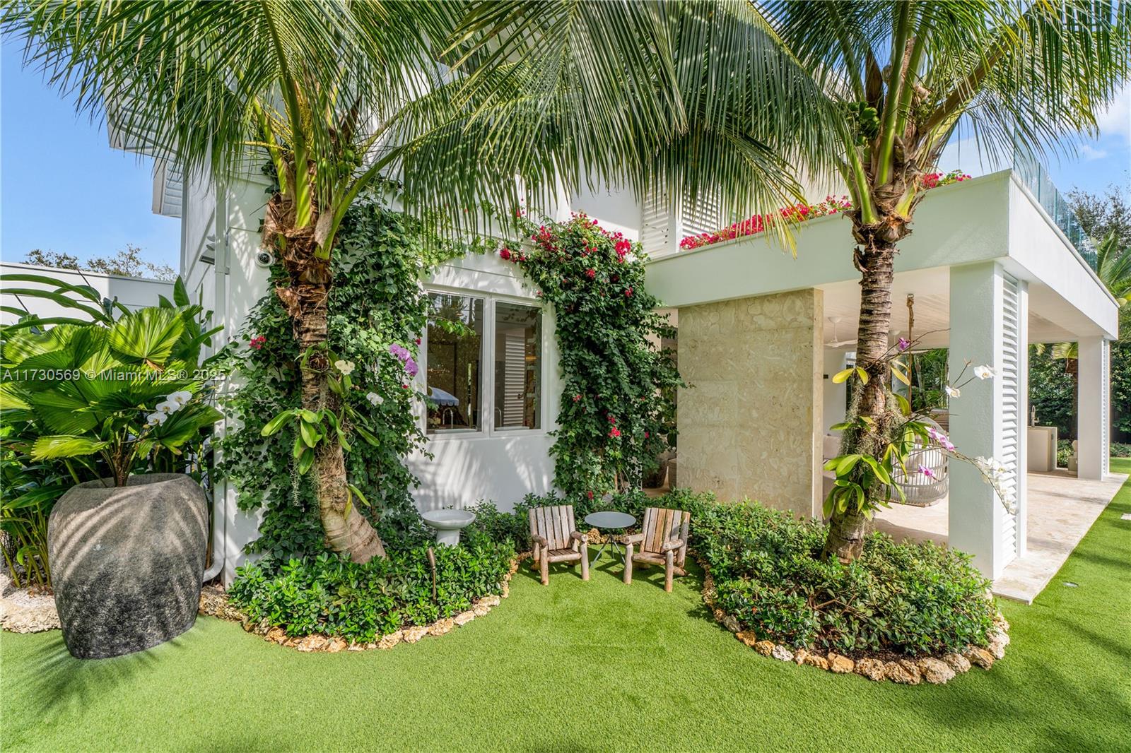 MANGO TERRACE - Residential