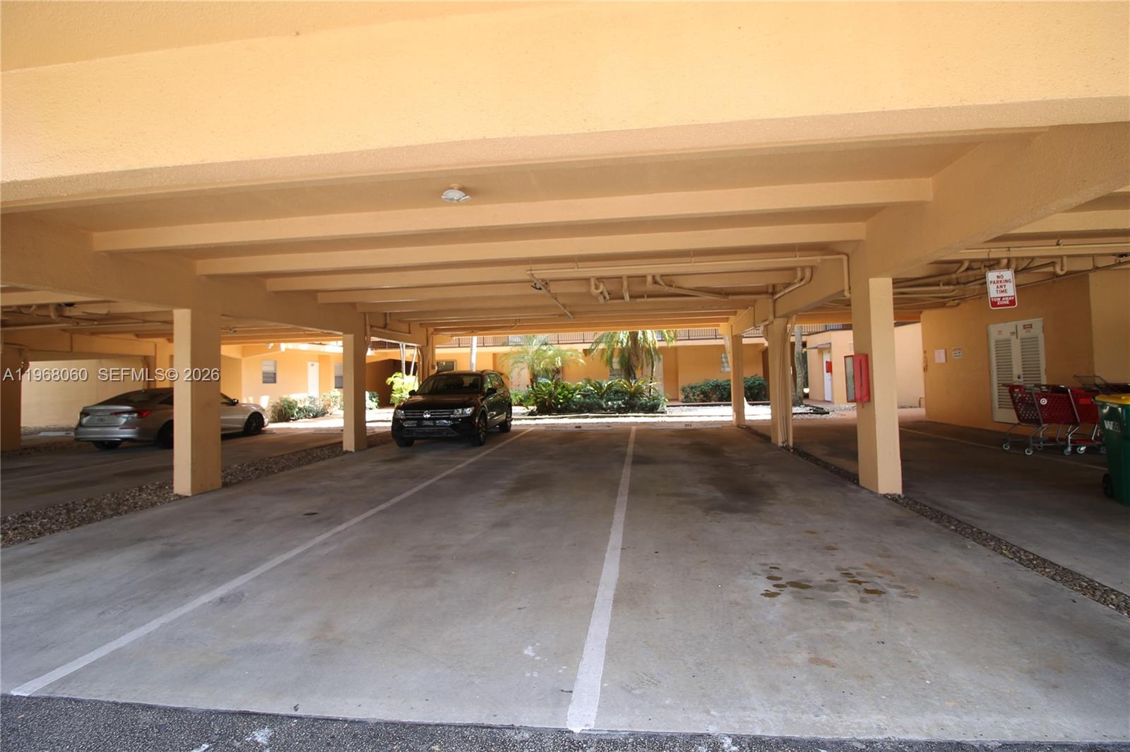 LAGO WEST CONDOMINIUM - Residential