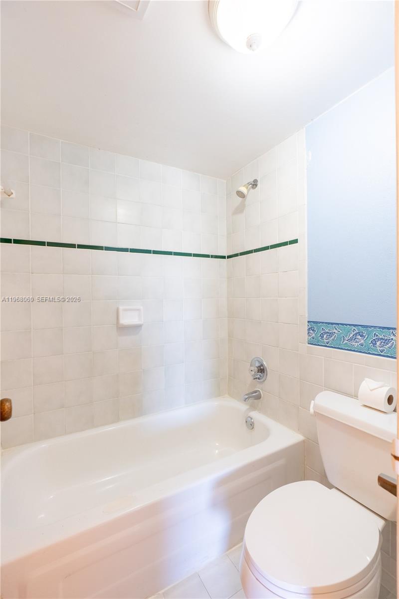 LAGO WEST CONDOMINIUM - Residential