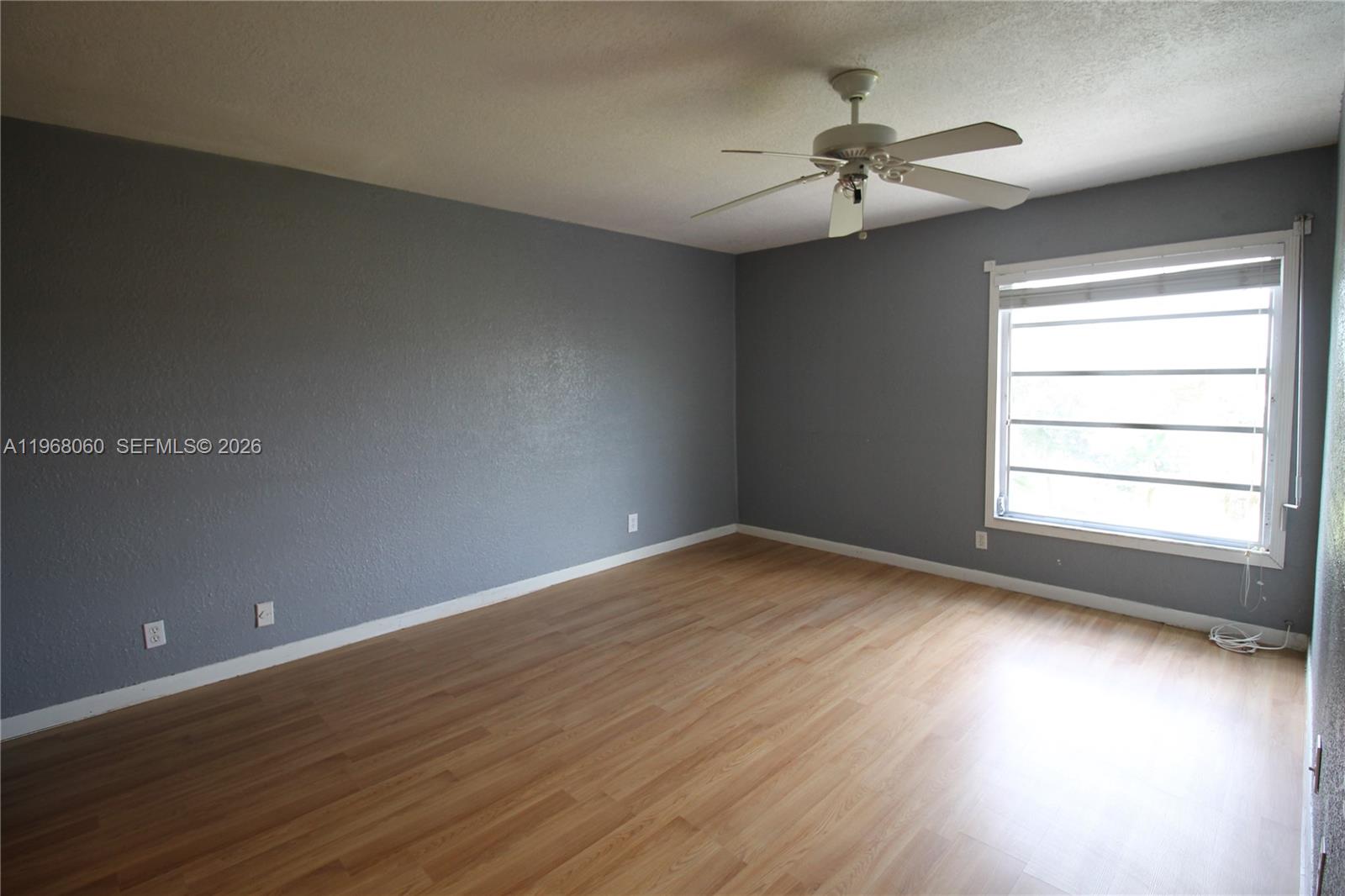 LAGO WEST CONDOMINIUM - Residential