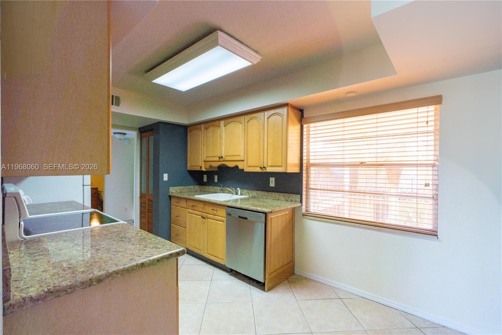 LAGO WEST CONDOMINIUM - Residential