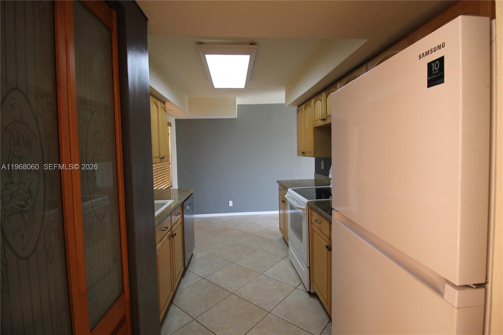 LAGO WEST CONDOMINIUM - Residential