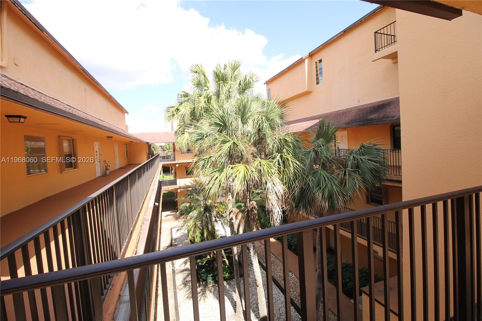 LAGO WEST CONDOMINIUM - Residential