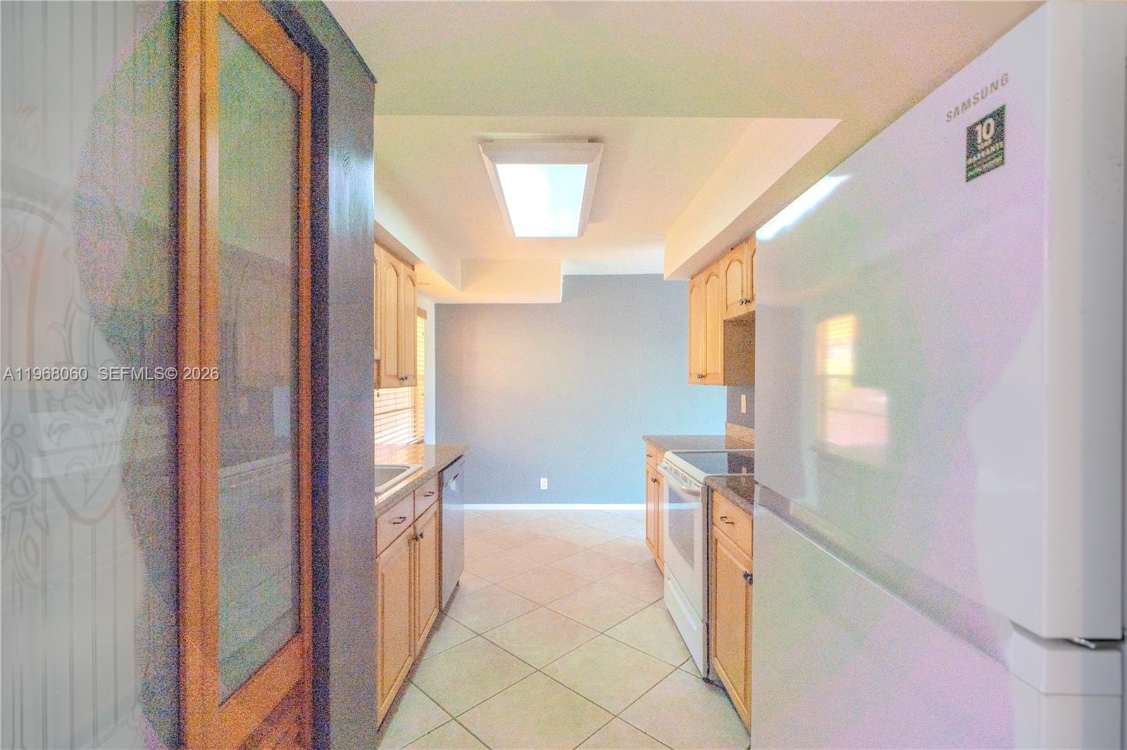 LAGO WEST CONDOMINIUM - Residential