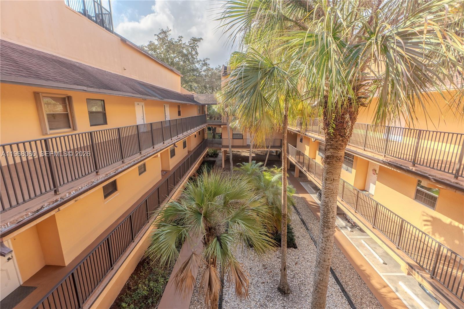 LAGO WEST CONDOMINIUM - Residential