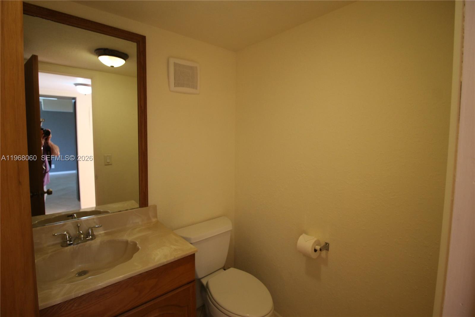 LAGO WEST CONDOMINIUM - Residential