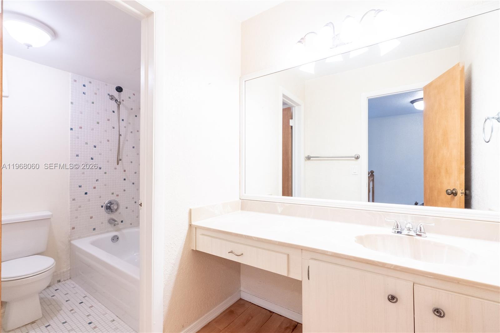 LAGO WEST CONDOMINIUM - Residential