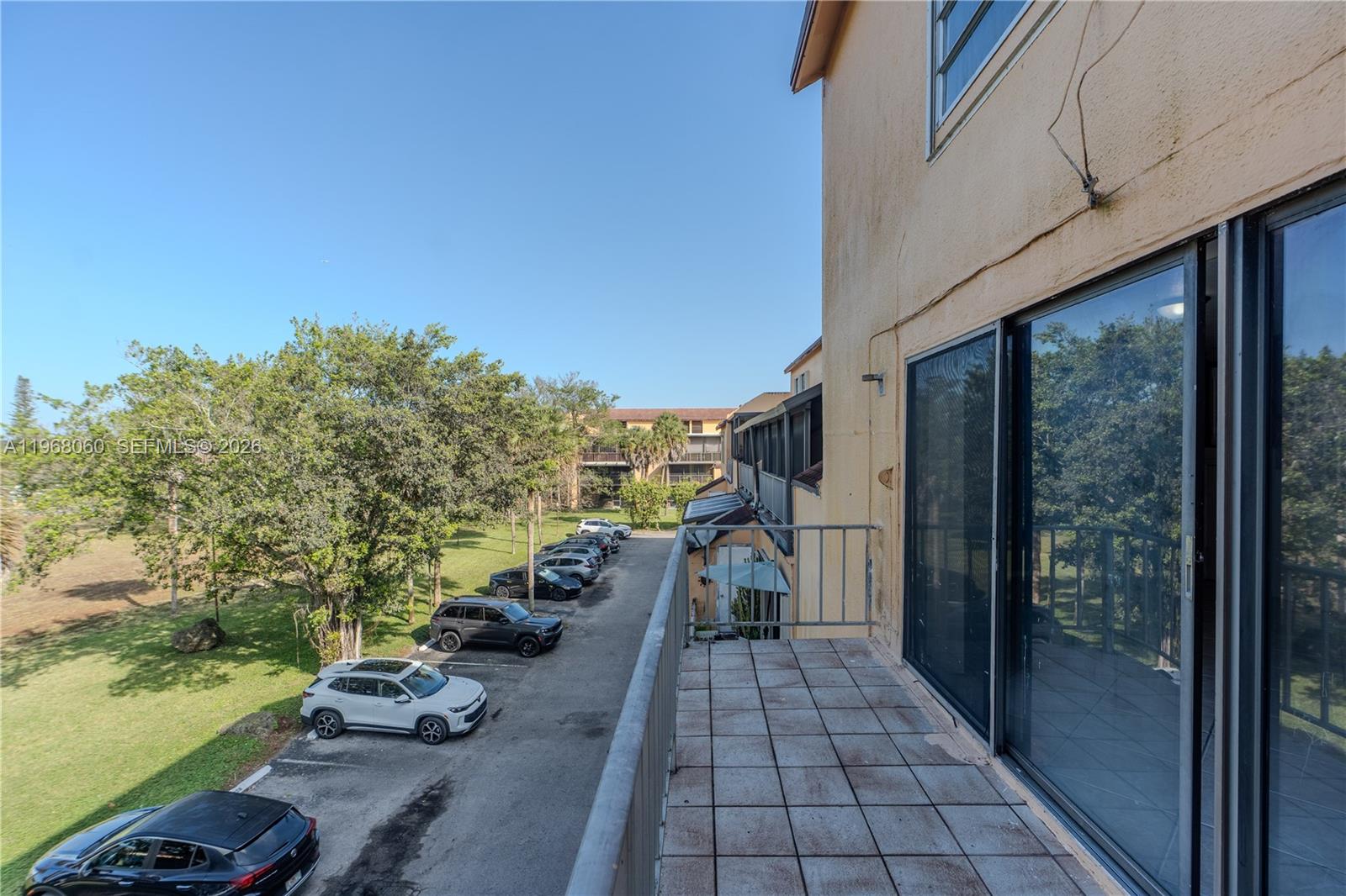 LAGO WEST CONDOMINIUM - Residential