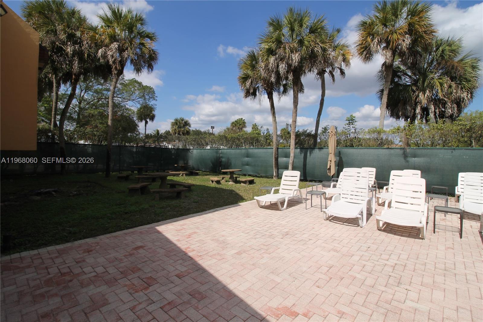 LAGO WEST CONDOMINIUM - Residential