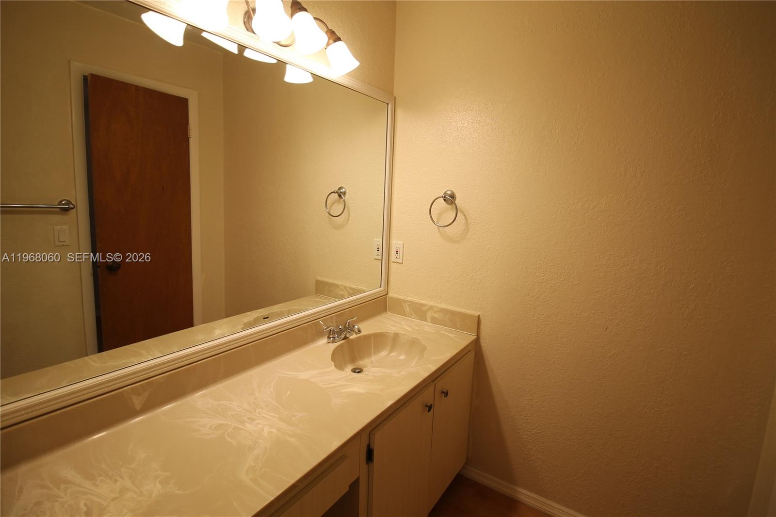 LAGO WEST CONDOMINIUM - Residential