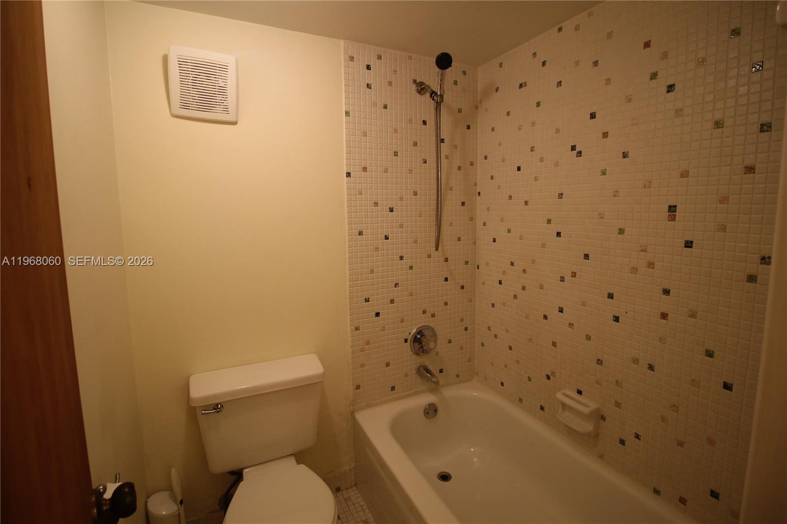 LAGO WEST CONDOMINIUM - Residential